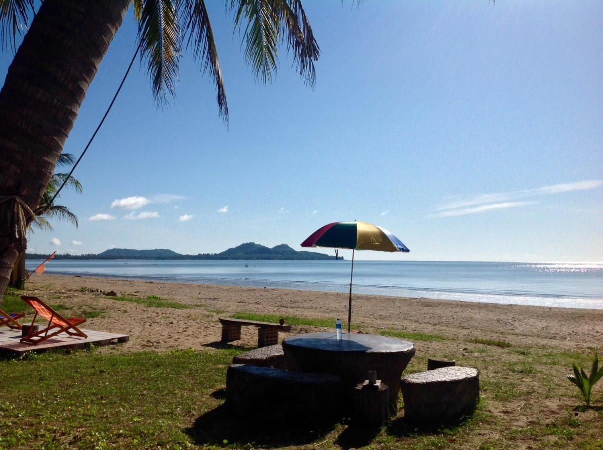 Ban Tawansongfa Hotel Lang Suan Exterior foto