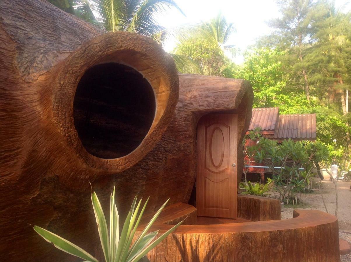 Ban Tawansongfa Hotel Lang Suan Exterior foto